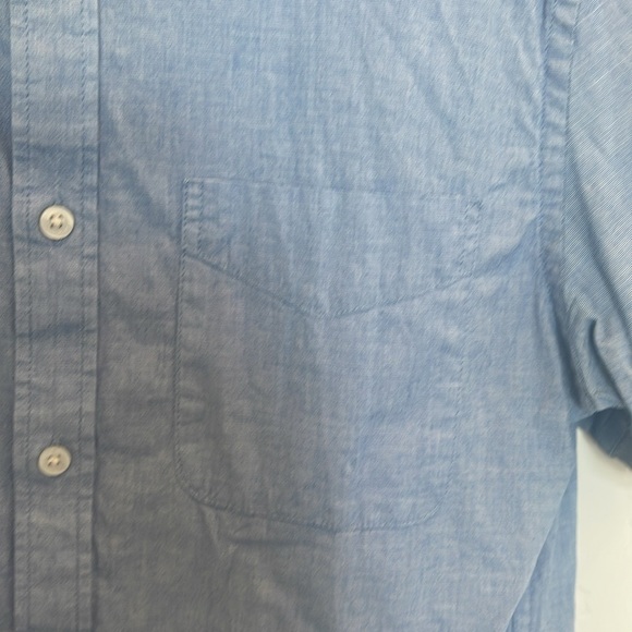 Old Navy Men’s Size Small Slim Fit Light Blue Short Sleeve Button Up Shirt - Picture 3 of 4